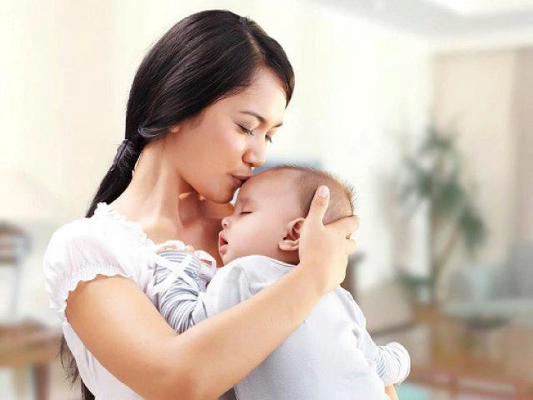 Mẹ sinh con thứ 2 chính thức được nghỉ 7 tháng