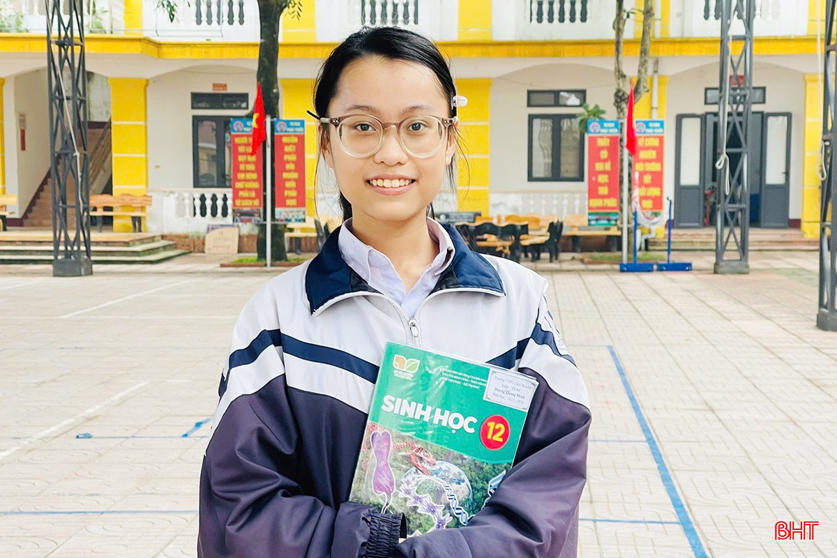 Nữ thủ khoa Sinh học lớp 12 Tự tin và kiên trì thì sẽ thành công