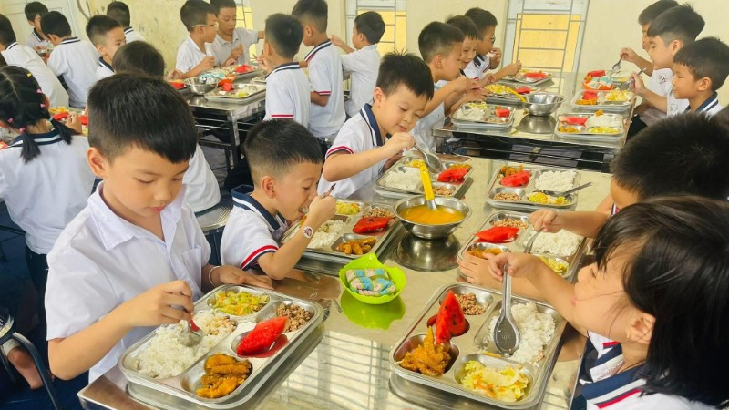 An toàn thực phẩm trường học