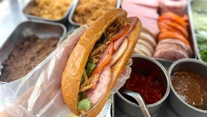 Vì sao bánh mì liên tiếp gây ngộ độc