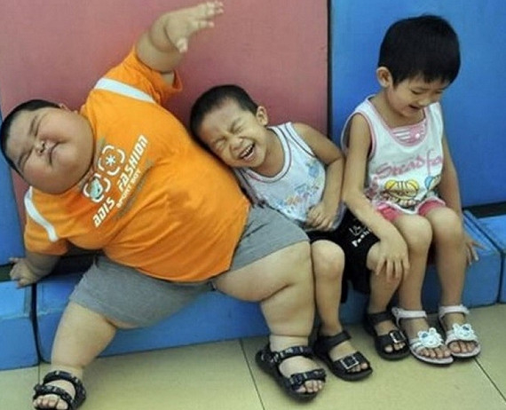 Béo phì ở trẻ em và 5 dấu hiệu sớm cha mẹ cần biết