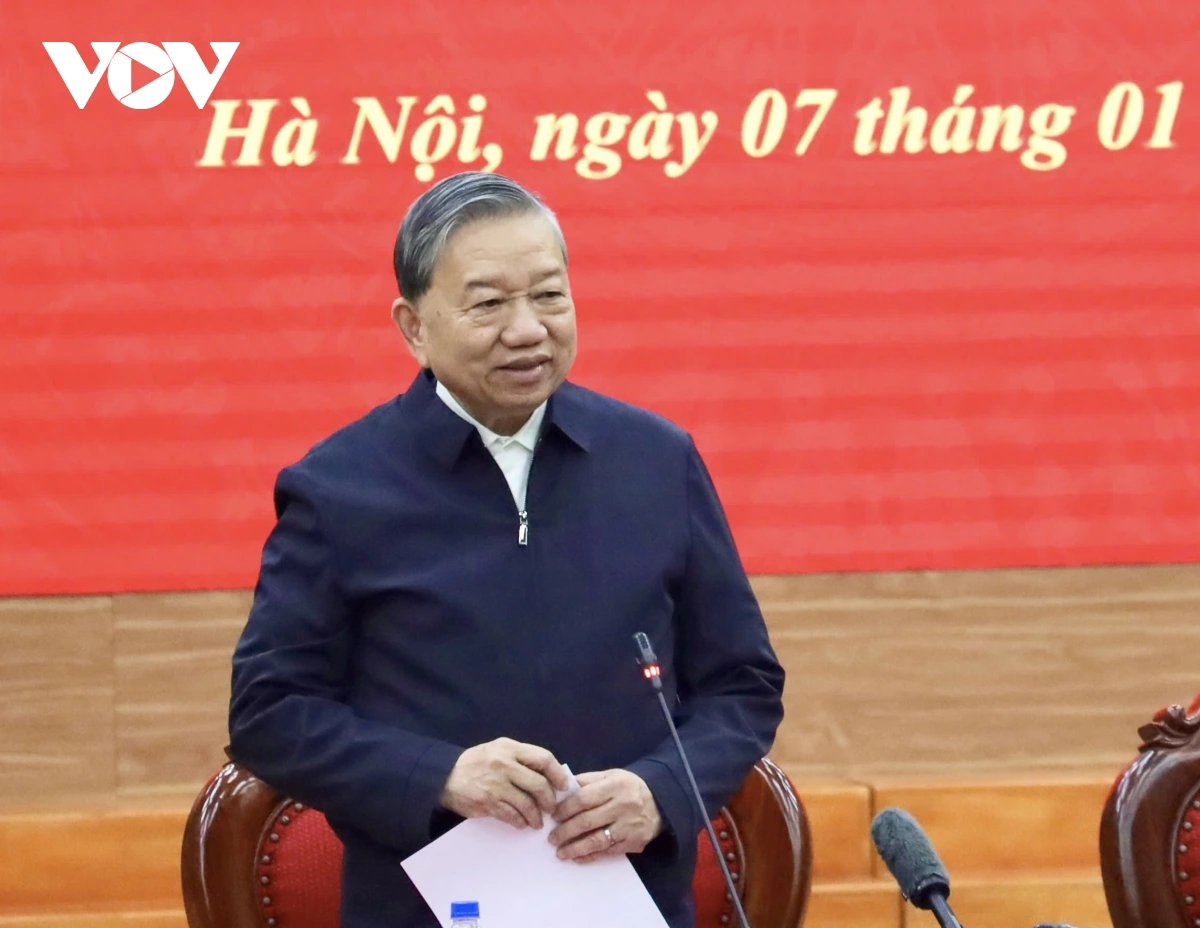 Tổng Bí thư Bảo đảm sự lãnh đạo của Đảng trong chuyển đổi mô hình phát triển