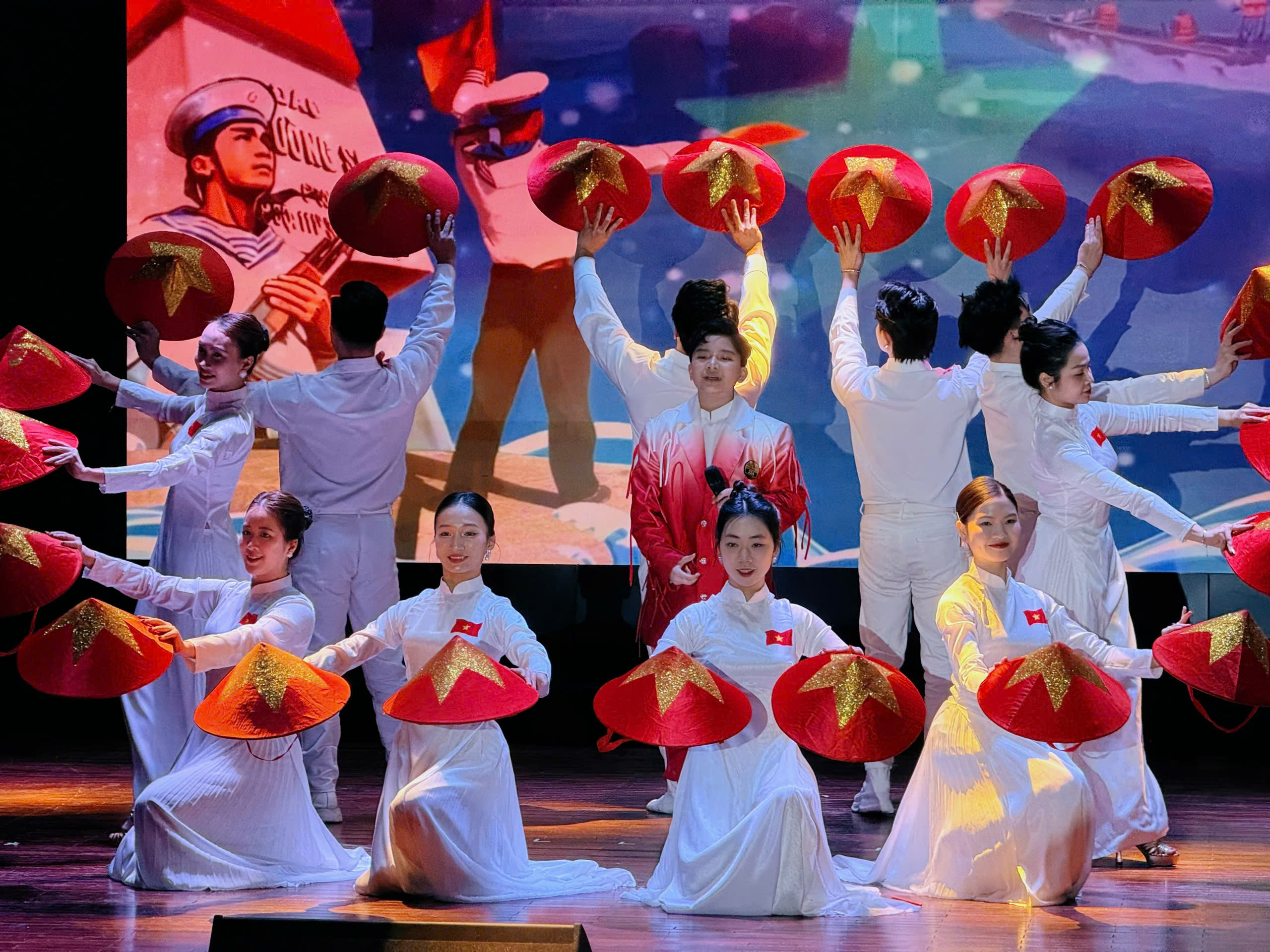 Tài năng nhí Nam Khánh giành Giải Vàng âm nhạc quốc tế, mang tiếng hát Việt vươn xa