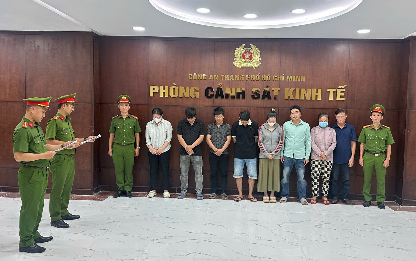 Giật mình với quy trình phù phép thịt heo thành thịt nhím, đà điểu và bắp dê Úc