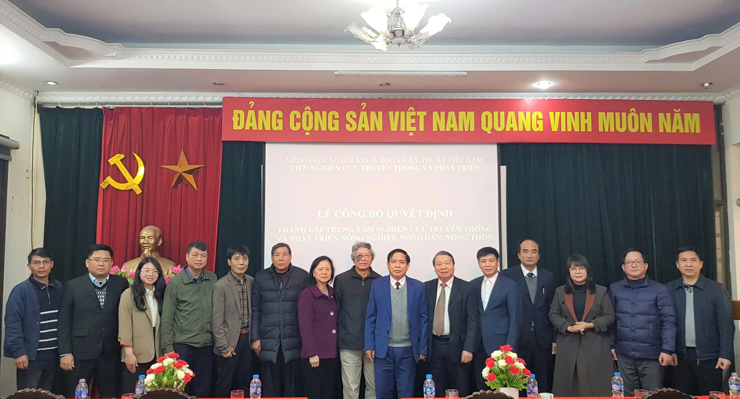 Thành lập Trung tâm nghiên cứu Truyền thống và Phát triển Nông nghiệp, Nông dân, Nông thôn