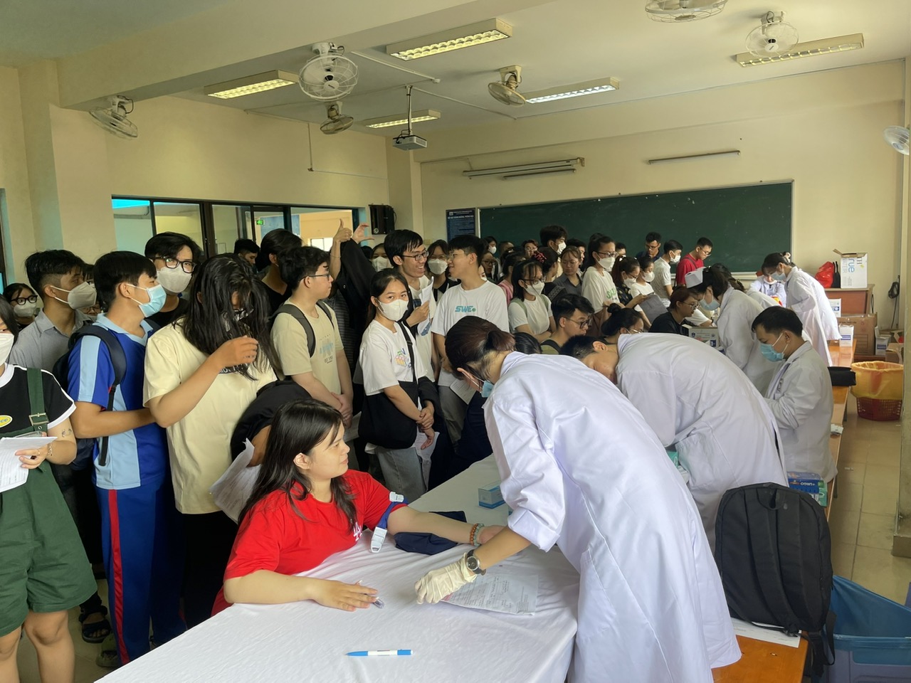 Doanh nghiệp y tế địa phương và trách nhiệm chăm sóc sức khỏe cộng đồng