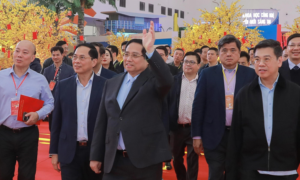 Thủ tướng đảm bảo phục vụ Nhân dân đón Tết vui tươi, lành mạnh, an toàn, tiết kiệm