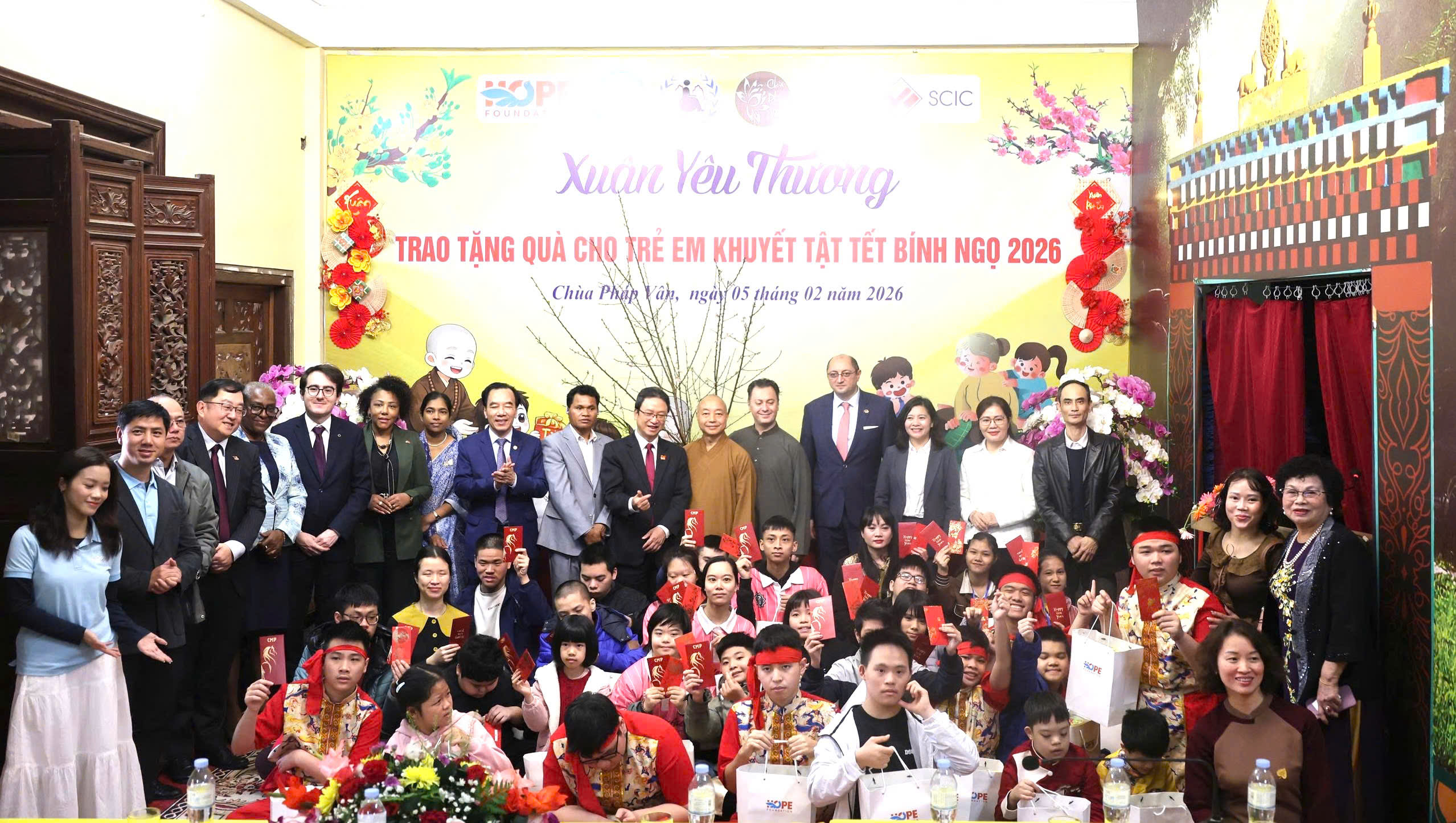 Xuân Yêu thương Trao tặng quà cho trẻ em khuyết tật Tết Bính Ngọ 2026 tại Chùa Pháp Vân