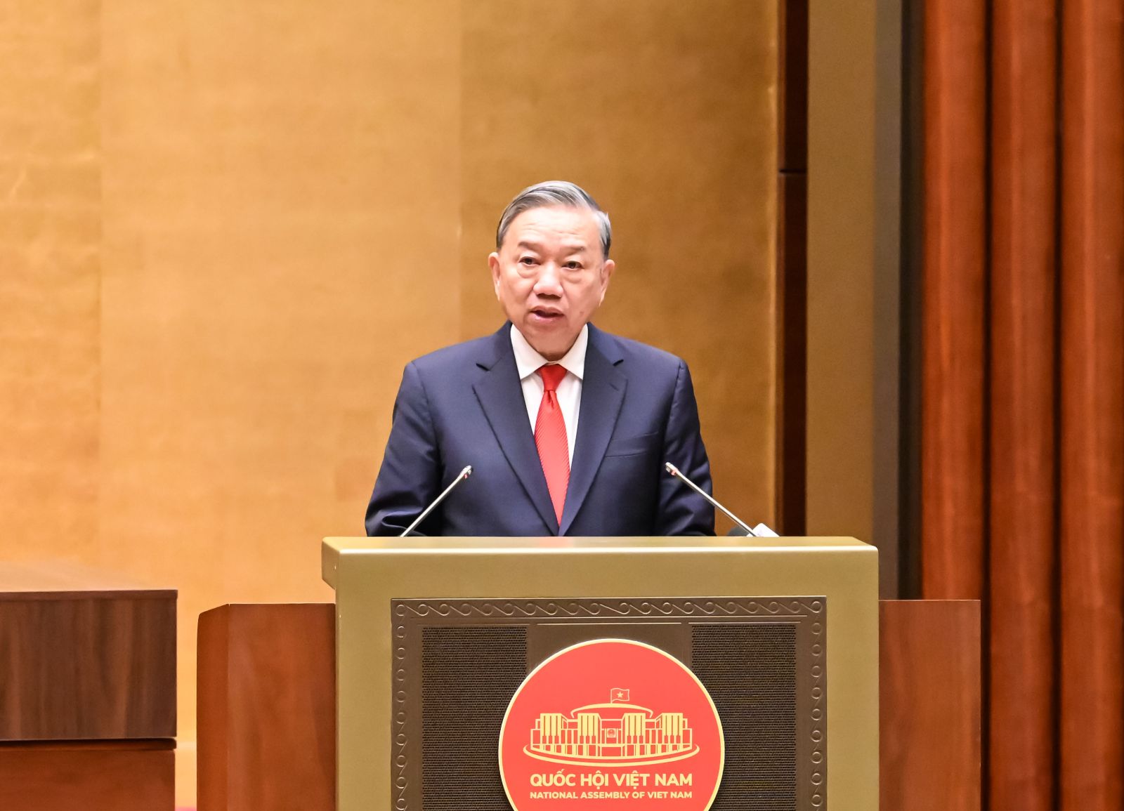 Tổng Bí thư Tô Lâm Phải đổi mới mạnh mẽ, quyết liệt và sâu rộng hơn về tư duy phát triển, mô hình tăng trưởng, và “đặc biệt là trong năng lực tổ chức thực hiện”