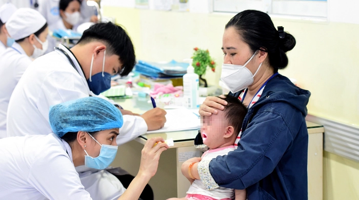 Cách nhận biết và phòng ngừa viêm họng, amidan ở trẻ