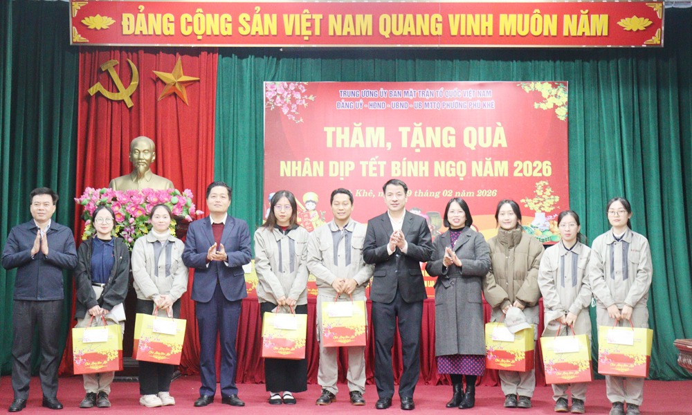 Đảng ủy MTTQ, các đoàn thể Trung ương đến thăm và tặng quà Tết tại Bắc Ninh
