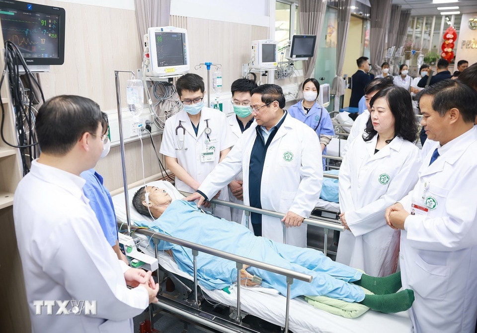 Bệnh viện Bạch Mai Khi ‘trái tim ra mệnh lệnh’