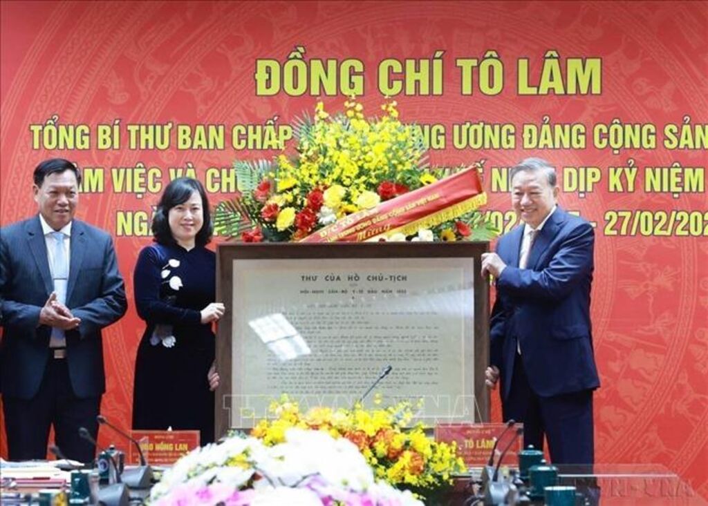 Ngày Thầy thuốc Việt Nam 27 2 Y tế vì mục tiêu nâng cao sức khỏe nhân dân