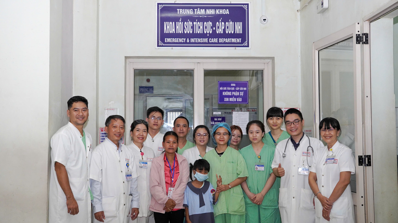 TP Huế Cứu sống bệnh nhi 7 tuổi liệt tứ chi do rắn độc cắn