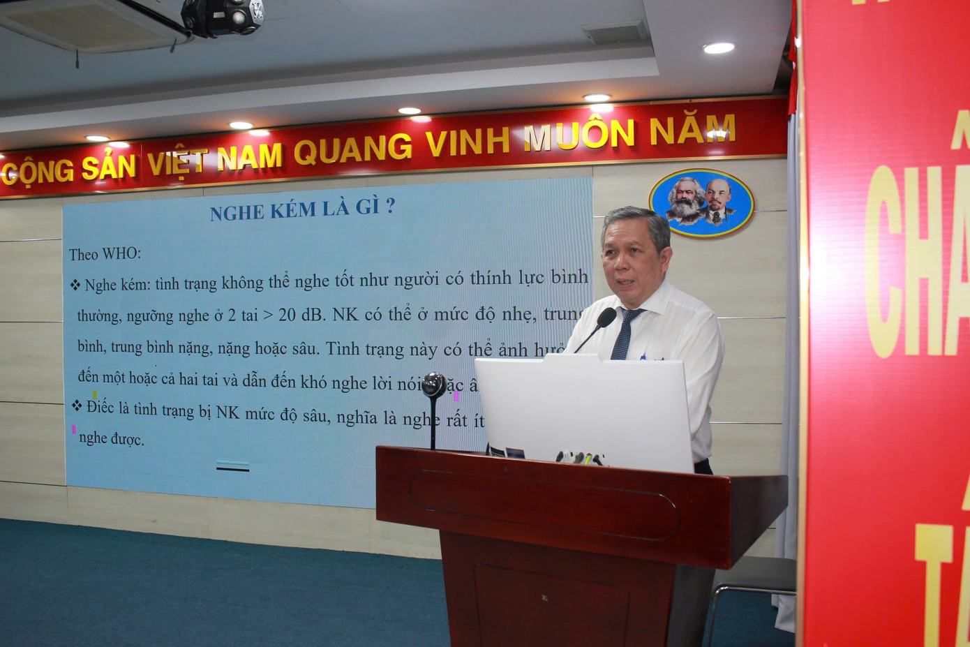 Điếc đang “tấn công” người trẻ trong đời sống hiện đại