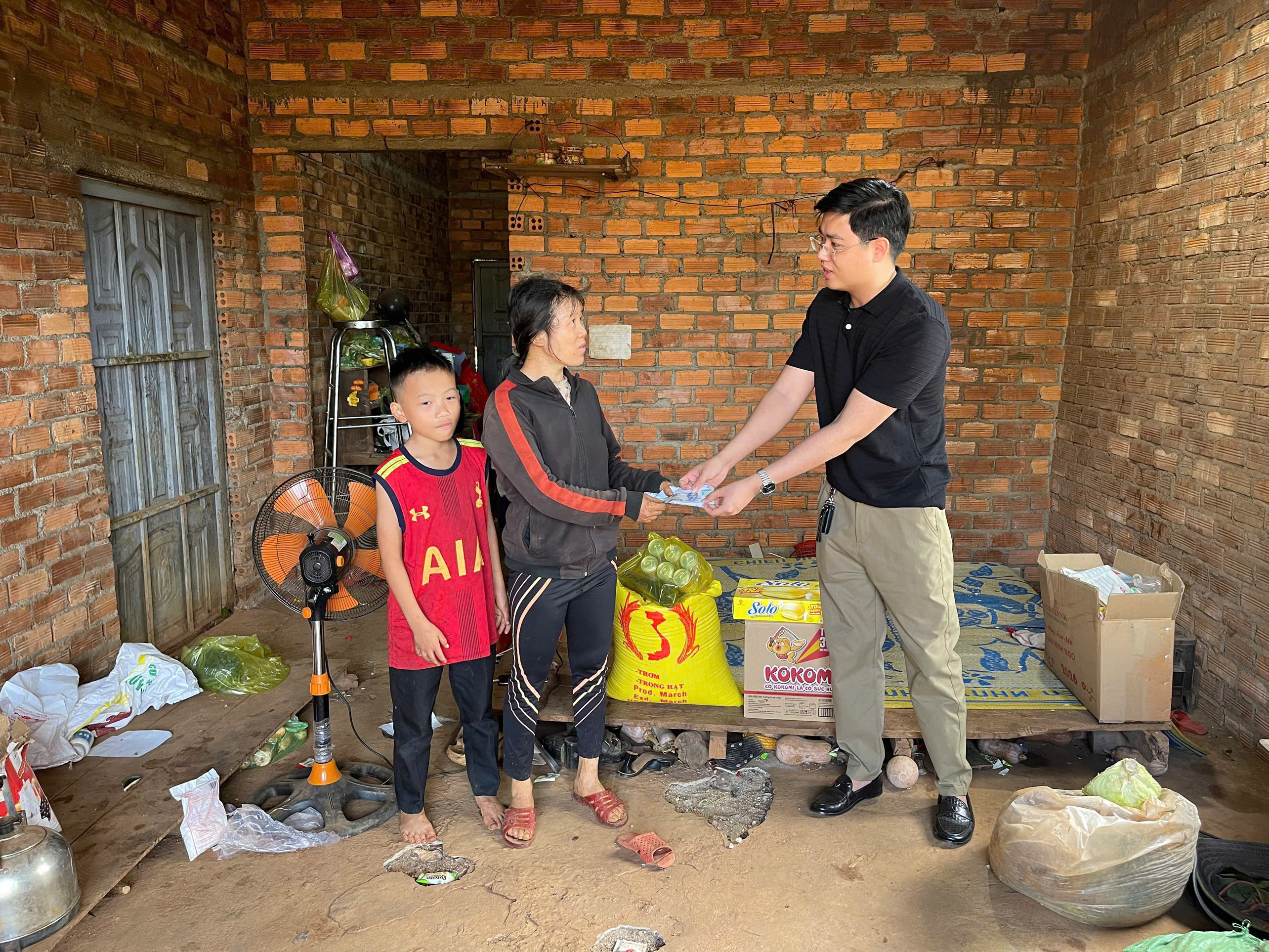 Một món quà Tết, ngàn lời động viên gửi đến cậu học trò giàu nghị lực