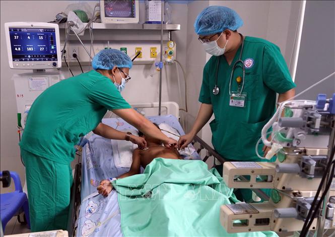 WHO hỗ trợ vận chuyển khẩn cấp thuốc kháng độc tố tới Việt Nam, điều trị cho 3 người bị ngộ độc