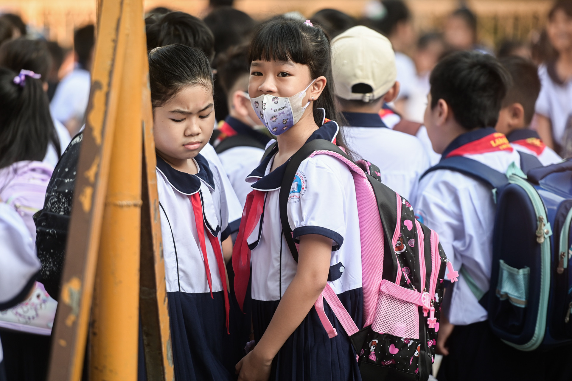 Gần 100 000 học sinh không có thường trú đăng ký vào lớp 1 và lớp 6 tại TP HCM