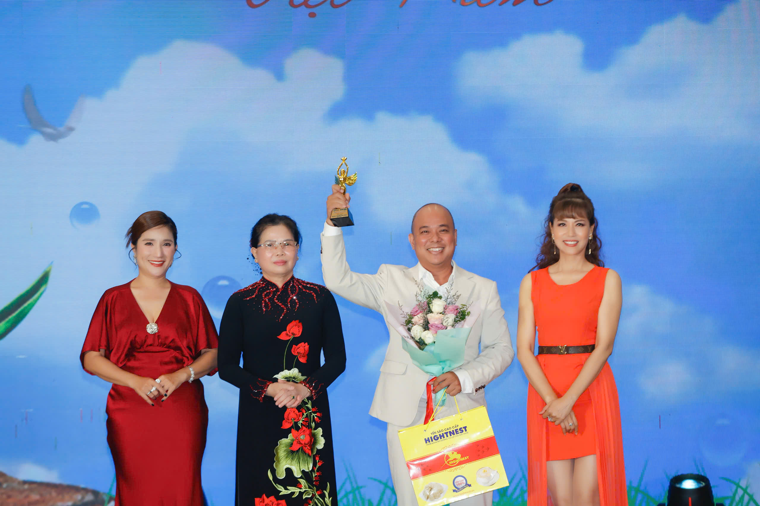 Doanh nhân Nguyễn Thế Mỹ Hơn một thập kỷ bền bỉ lan tỏa tinh thần nhân ái