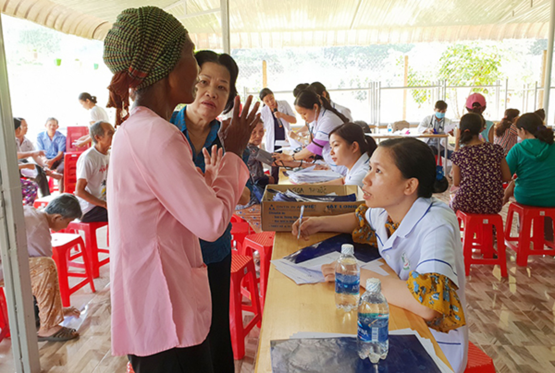 Cảnh báo tình trạng lợi dụng khám chữa bệnh nhân đạo, nguy cơ trục lợi bảo hiểm