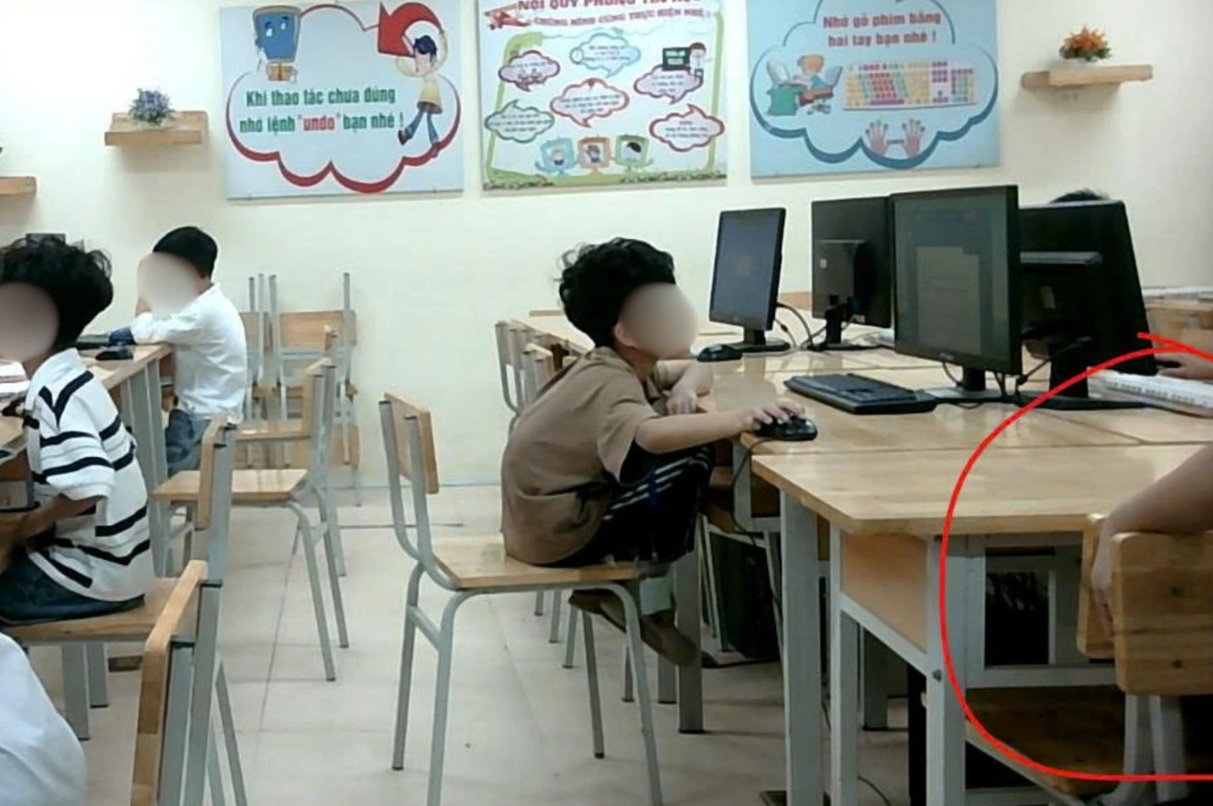 Đừng đánh đổi tuổi thơ trẻ em bằng thành tích ảo