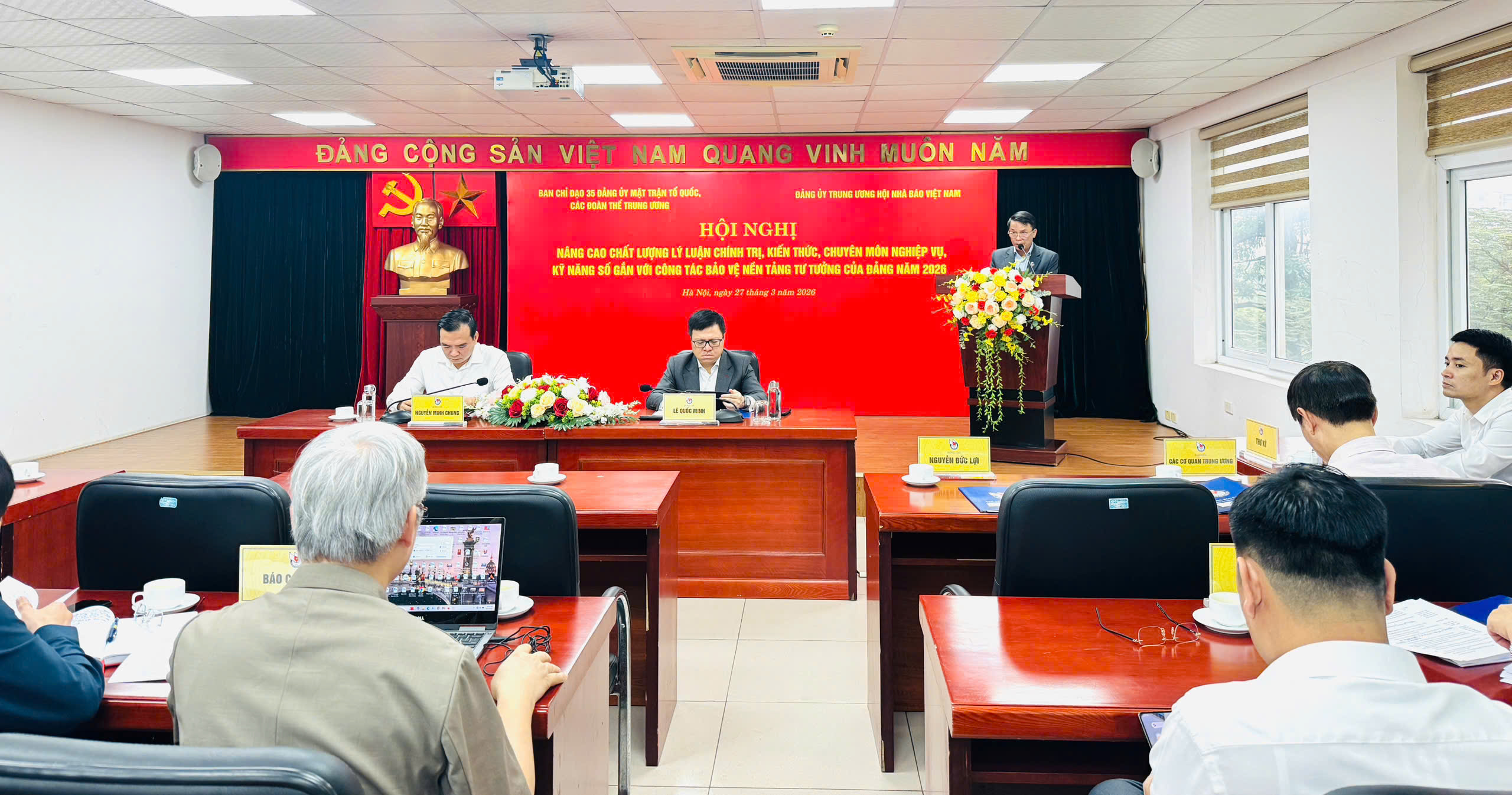 Nâng cao chất lượng lý luận chính trị gắn với bảo vệ nền tảng tư tưởng của Đảng