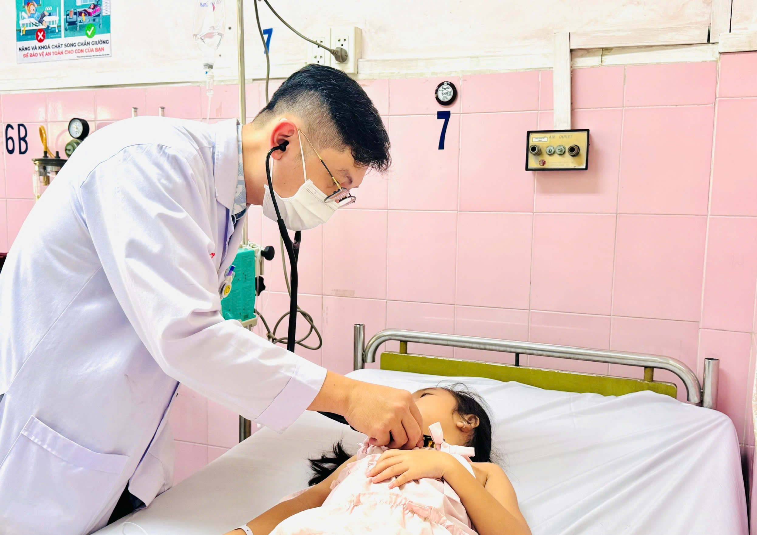 Bộ Y tế yêu cầu truy xuất nguồn gốc thực phẩm khiến gần 150 trẻ nhập viện tại TP HCM