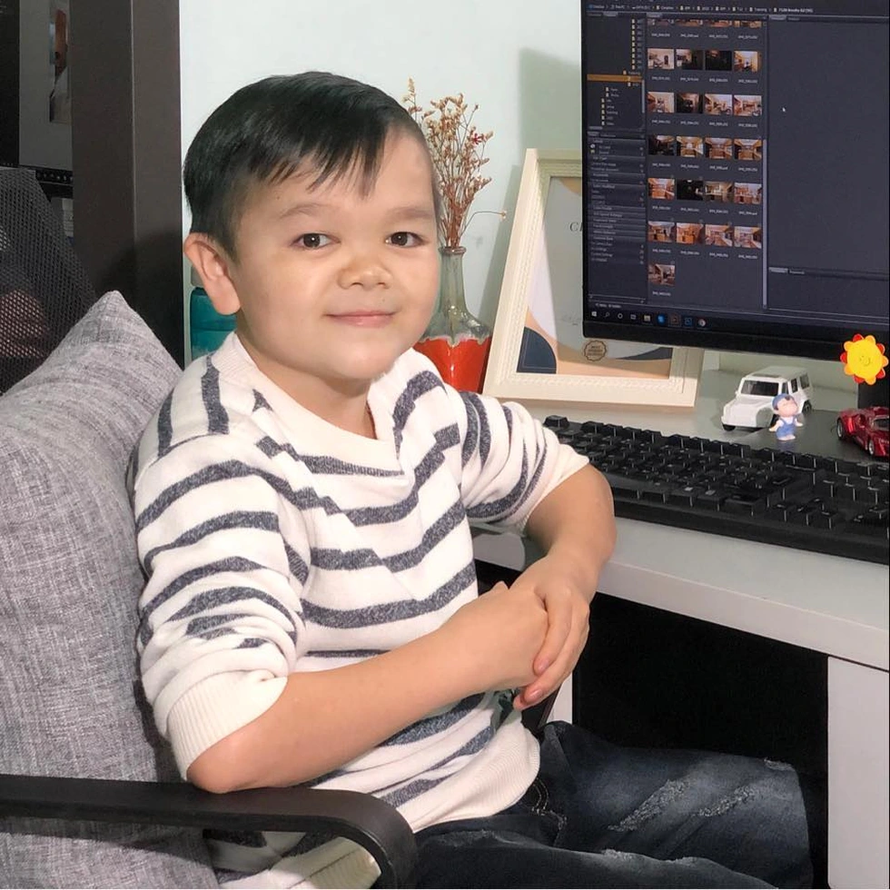 Chàng trai cao 1m ở Hà Nội Làm 2 công việc cùng lúc, thu nhập gây bất ngờ