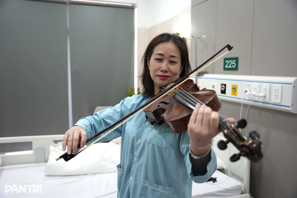 Thủ khoa Nhạc viện Tchaikovsky hồi hương, dùng âm nhạc làm liều thuốc chữa lành