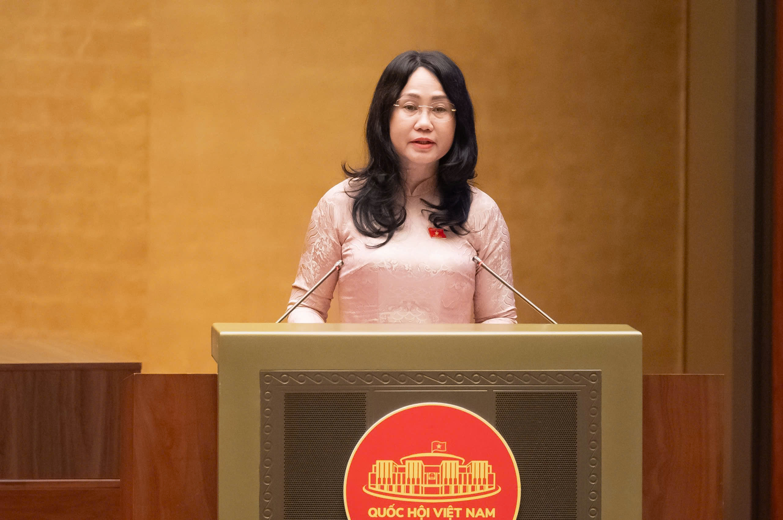 Bộ trưởng Lâm Thị Phương Thanh Trình Quốc hội chọn Ngày Văn hóa Việt Nam là 24 11, được nghỉ hưởng lương