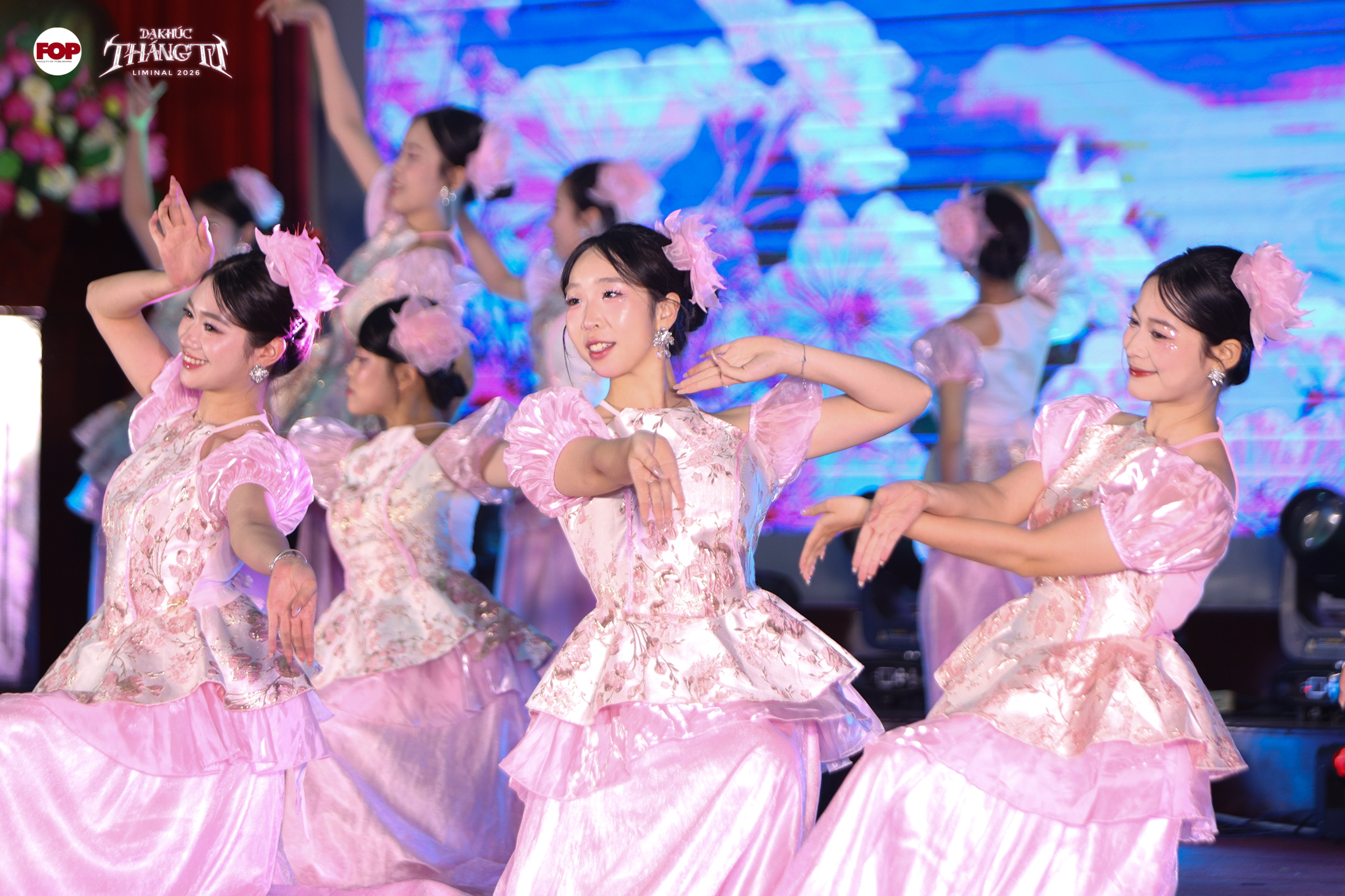 Những người thầm lặng sau đêm nhạc hội Dạ Khúc Tháng Tư 2026 - LIMINAL