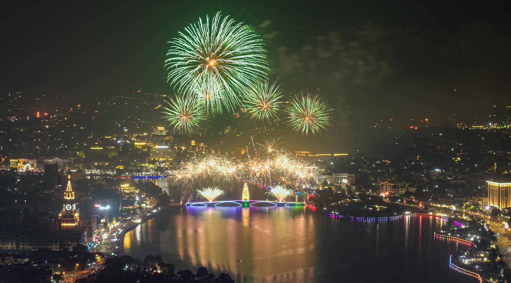 Phú Thọ Lung linh màn pháo hoa chào mừng Giỗ Tổ Hùng Vương - Lễ hội Đền Hùng 2026