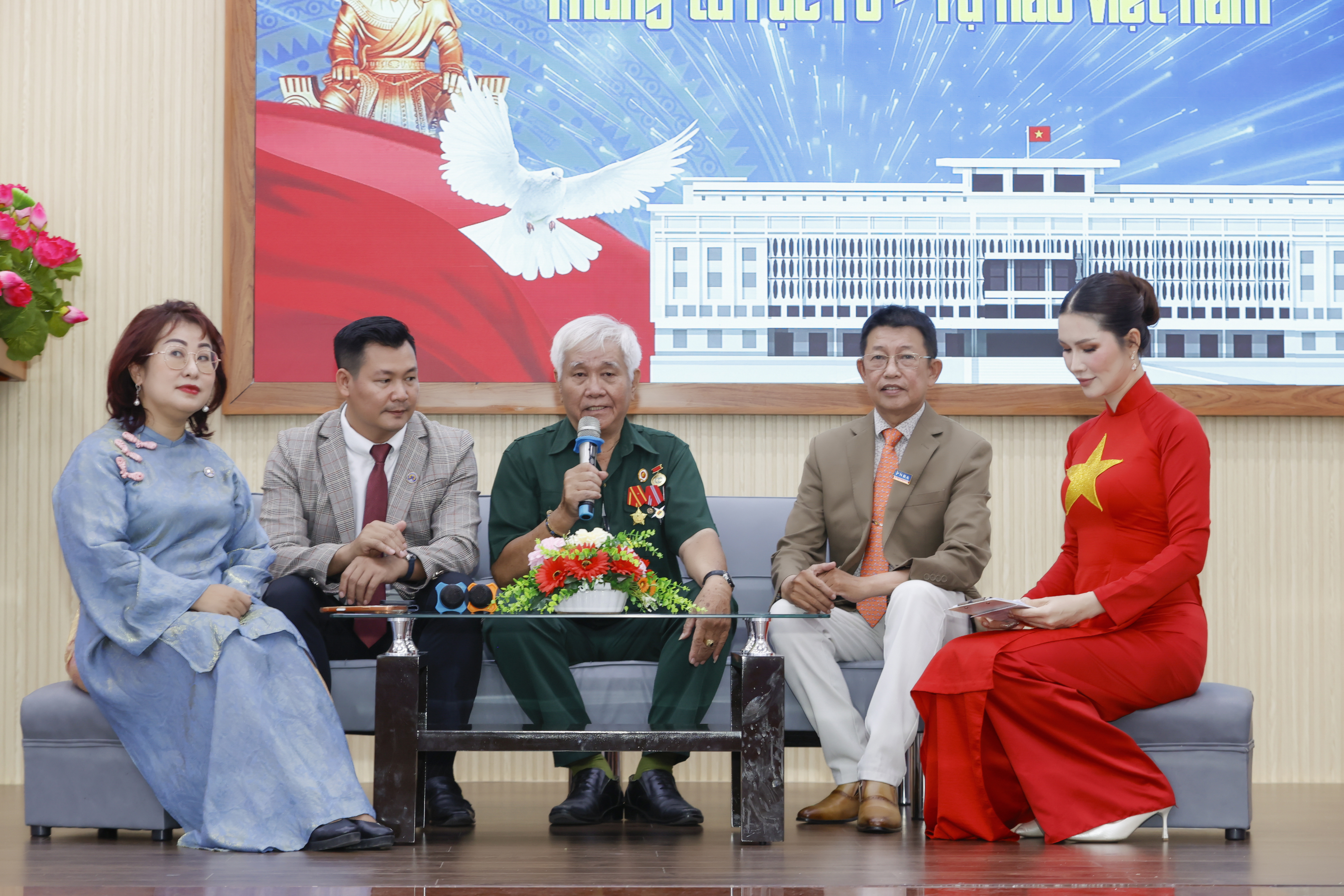 Chính quyền và Doanh nghiệp cùng gìn giữ, lan tỏa những giá trị truyền thống tốt đẹp của dân tộc