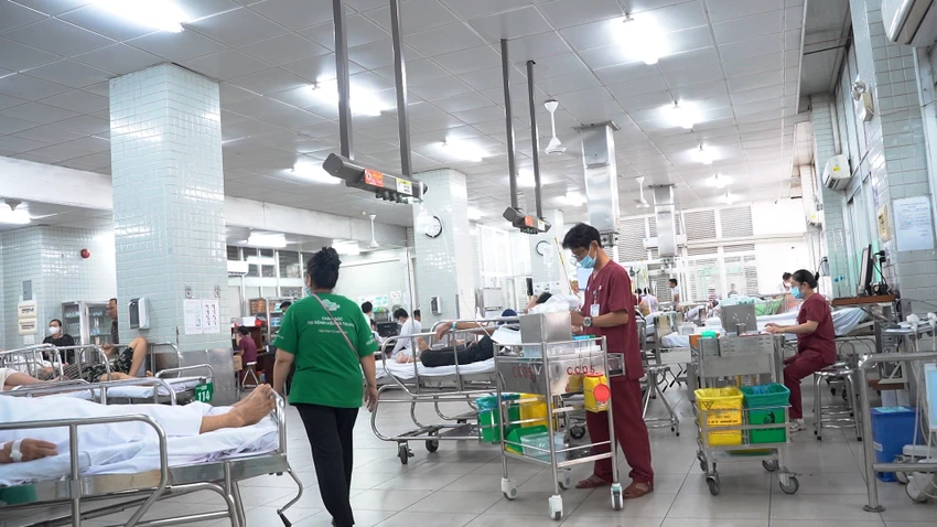 Hơn 227 000 người bệnh đang điều trị tại các bệnh viện trong dịp nghỉ lễ