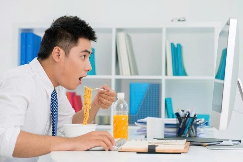 Thói quen sống của người trẻ đô thị và nguy cơ bệnh lý sớm