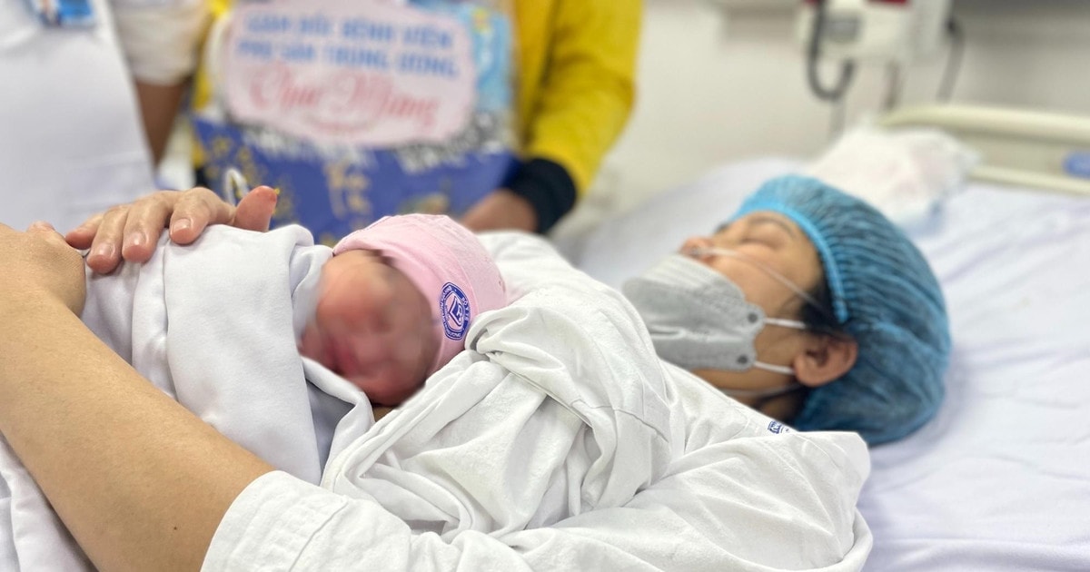Từ 1 7 2026 Người sinh con hoặc nhận con nuôi dưới 6 tháng tuổi, được trợ cấp hơn 5 triệu đồng