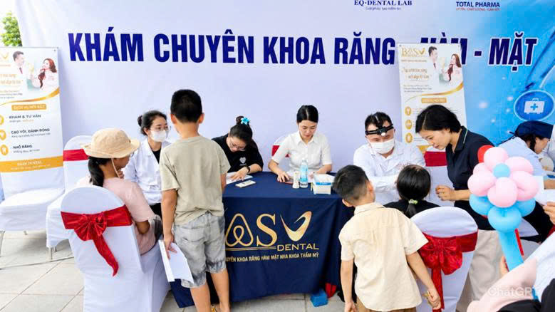 Hàng nghìn trẻ em được khám, tư vấn sức khỏe miễn phí