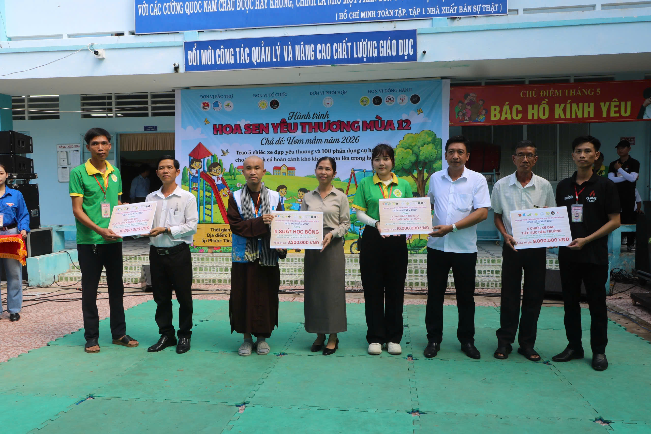 Hành trình “ươm mầm” Hoa sen từ những trái tim nhân ái