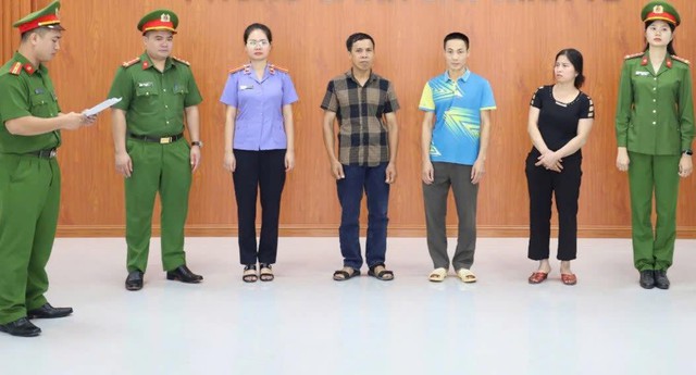 Bắt tạm giam chủ cơ sở sản xuất giá đỗ Lê Thị Hoan
