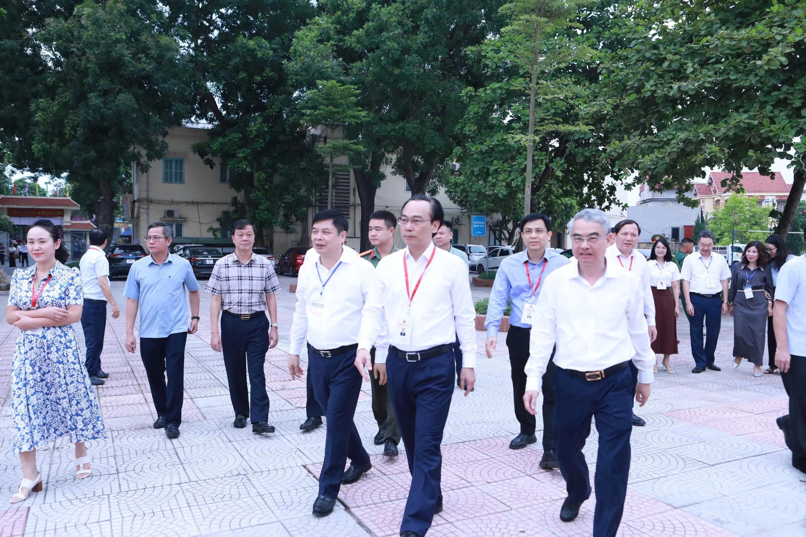 Bộ trưởng Bộ GD ĐT Hoàng Minh Sơn Tạo tâm lý thoải mái cho thí sinh, vừa thực hiện nghiêm các quy định, hạn chế tối đa sai sót