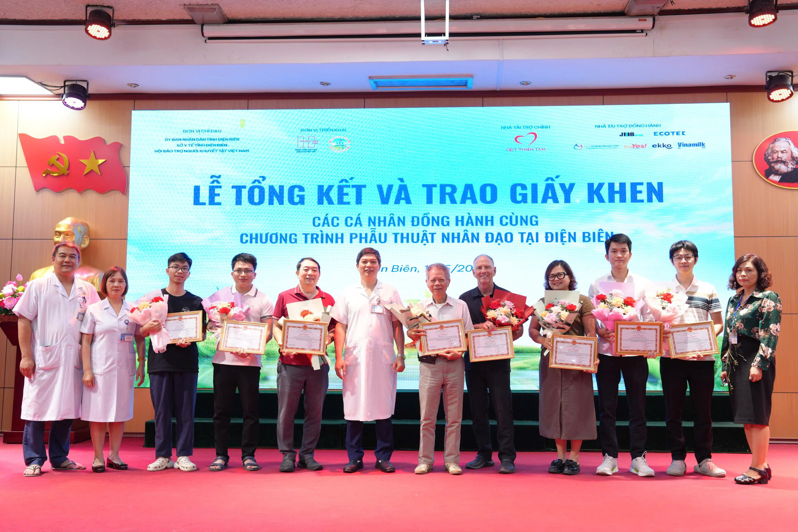 Center Two tiếp tục mang ‘Hành trình gieo mầm xanh hy vọng’ đến trẻ em tỉnh Điện Biên