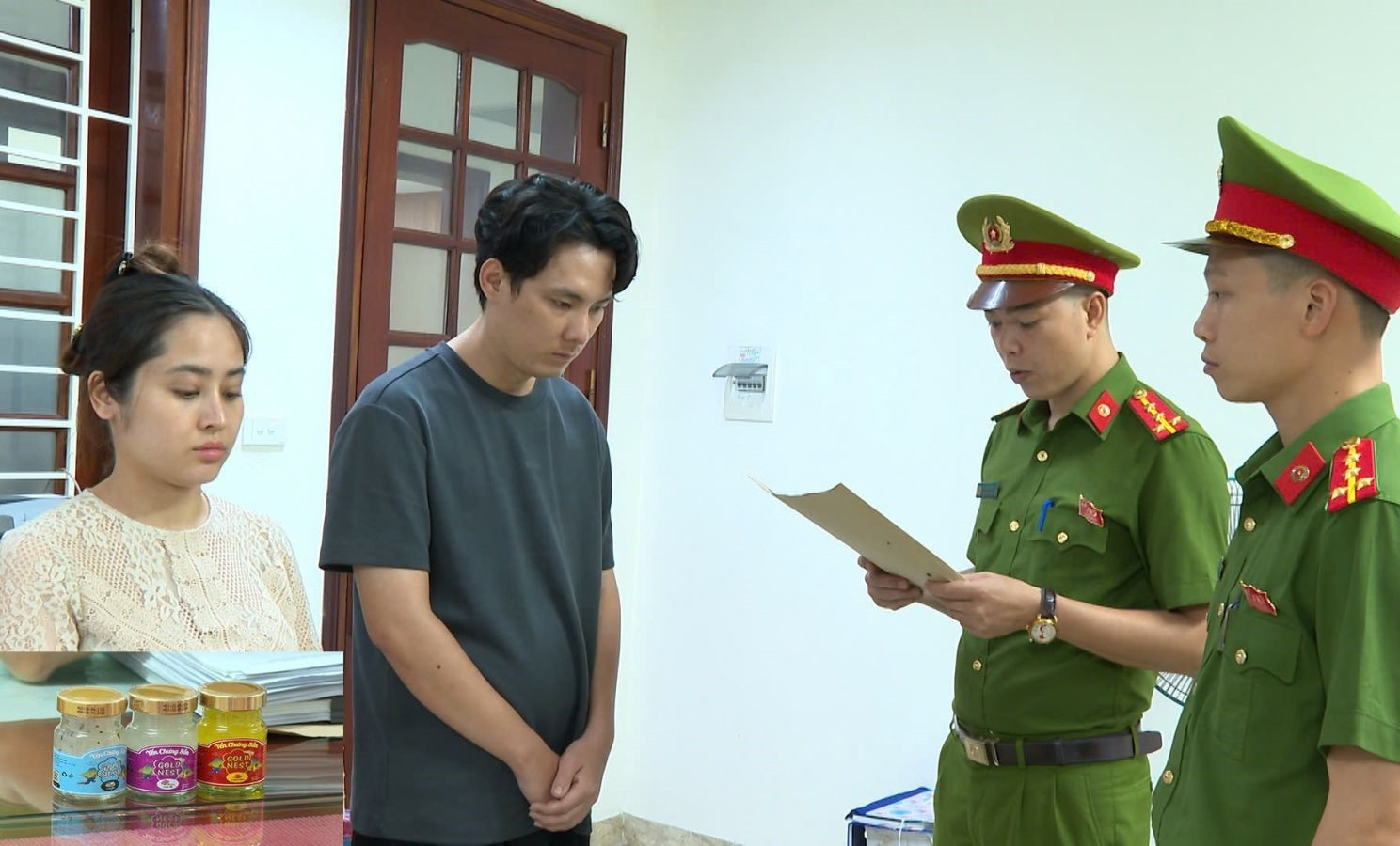 Khởi tố hai bị can sản xuất, buôn bán hơn 70 000 hũ yến giả