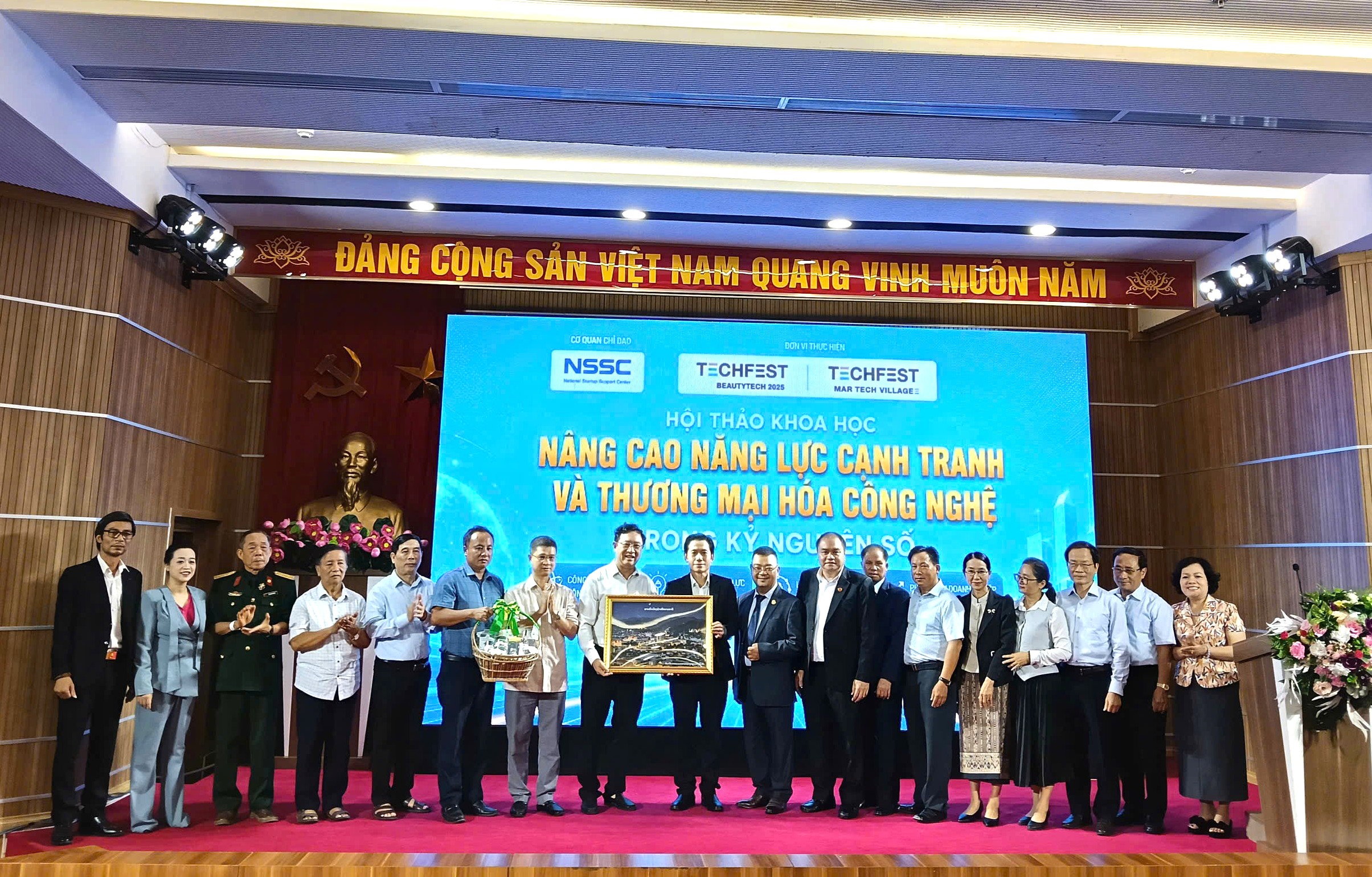Đẩy mạnh ứng dụng khoa học công nghệ, chăm sóc sức khỏe cộng đồng trong kỷ nguyên số