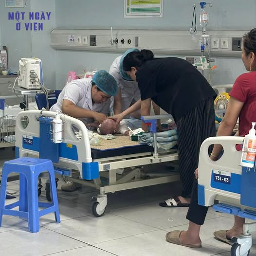 Bức ảnh khiến những người đang làm cha mẹ nhận ra Bước chân vào viện nhi giống như 1 cơn ác mộng