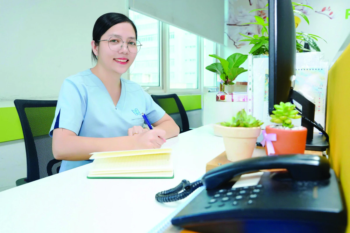 Nữ điều dưỡng hơn 15 năm đồng hành cùng bệnh nhân