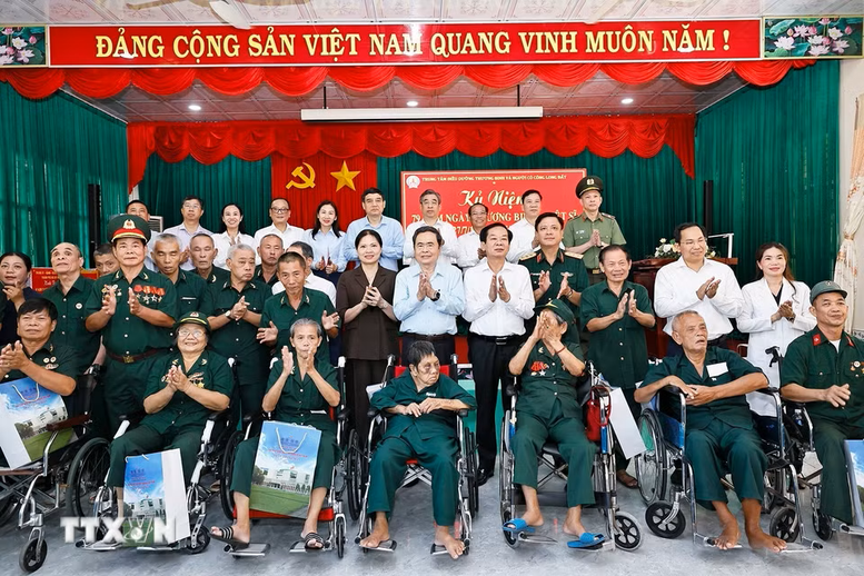 Bảo đảm mức sống của người có công bằng hoặc cao hơn mức sống trung bình của người dân nơi cư trú