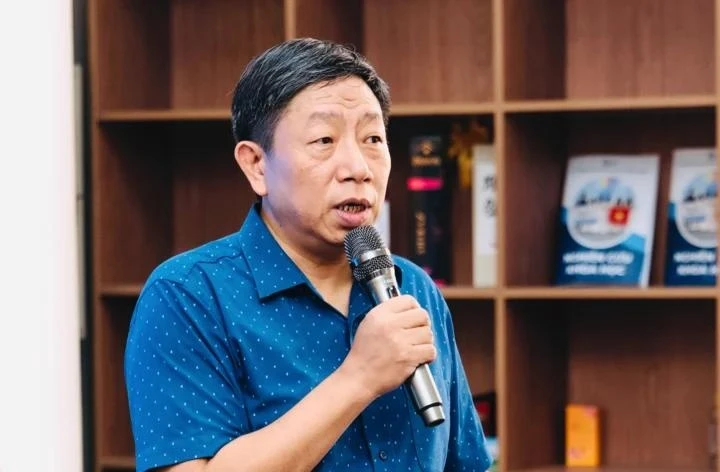 Người thầy biến căn nhà nhỏ thành xưởng sáng chế