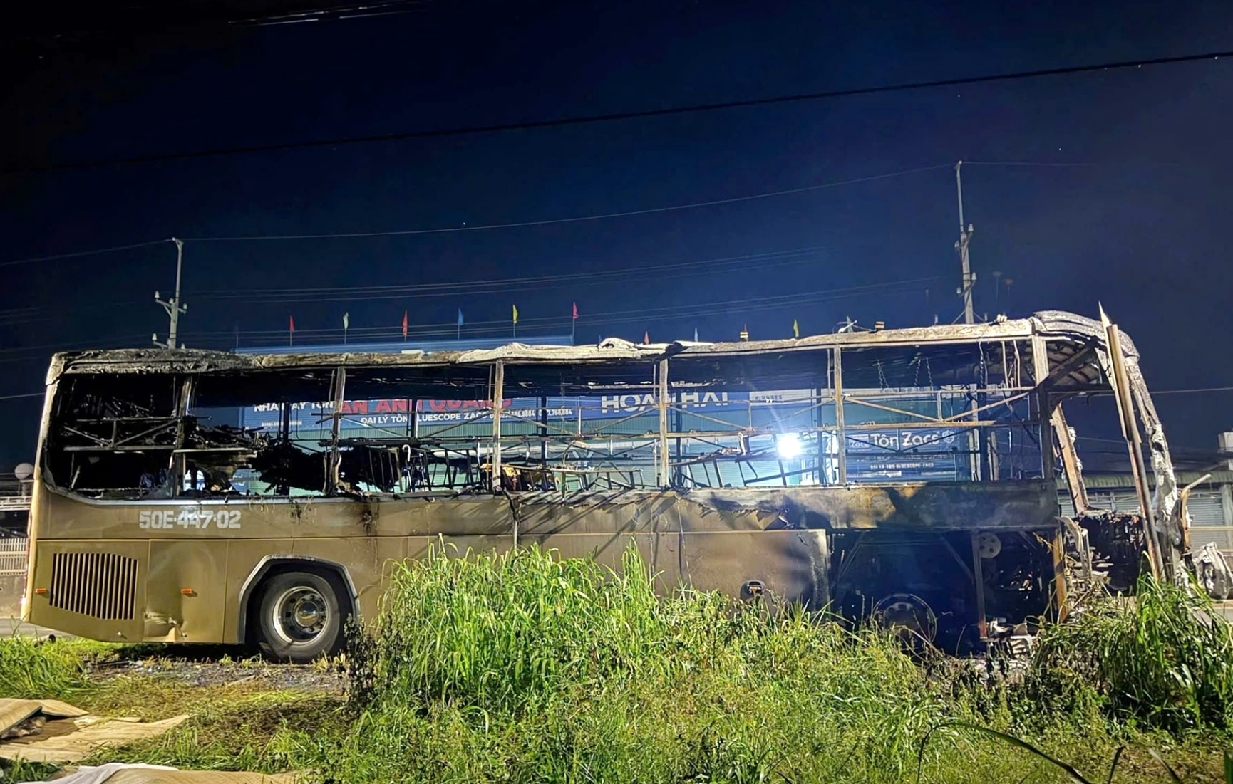 Thủ tướng yêu cầu Khẩn trương điều tra vụ tai nạn cháy xe khách ở Đồng Nai, làm 7 người tử vong