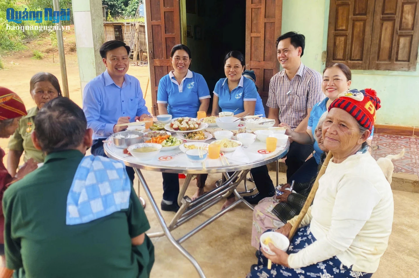 Ấm áp những bữa cơm tri ân