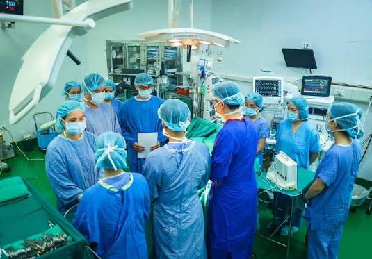 Áp dụng mức phụ cấp đặc thù mới cho nhân viên y tế từ ngày 15 7
